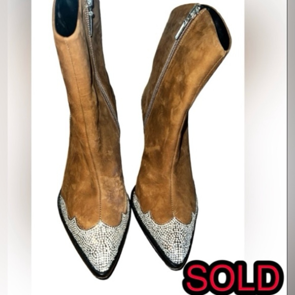 Schutz Embellished Bling Western Boot. Preowned. Woman’s Size 8